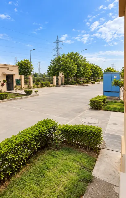 Narela Sector G2-G6 DDA society ke andar ki road aur gate
